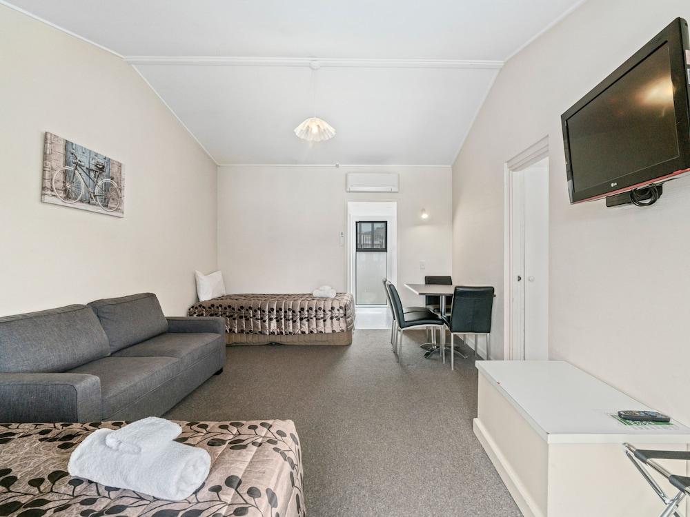 Queenstown Motel Apartments (Adults Only) Εξωτερικό φωτογραφία