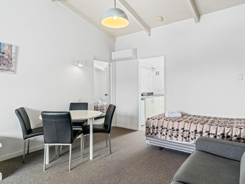 Queenstown Motel Apartments (Adults Only) Εξωτερικό φωτογραφία